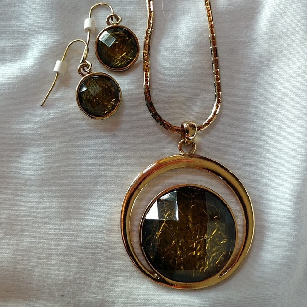 Necklace and earrings